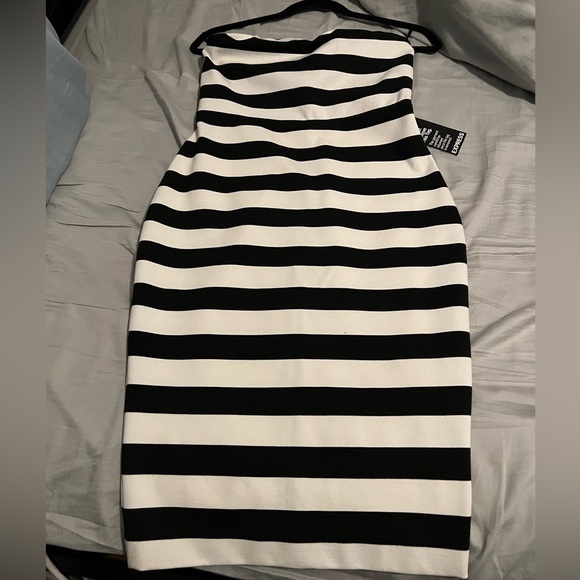 Express Stripped Midi Dress - Picture 2 of 5